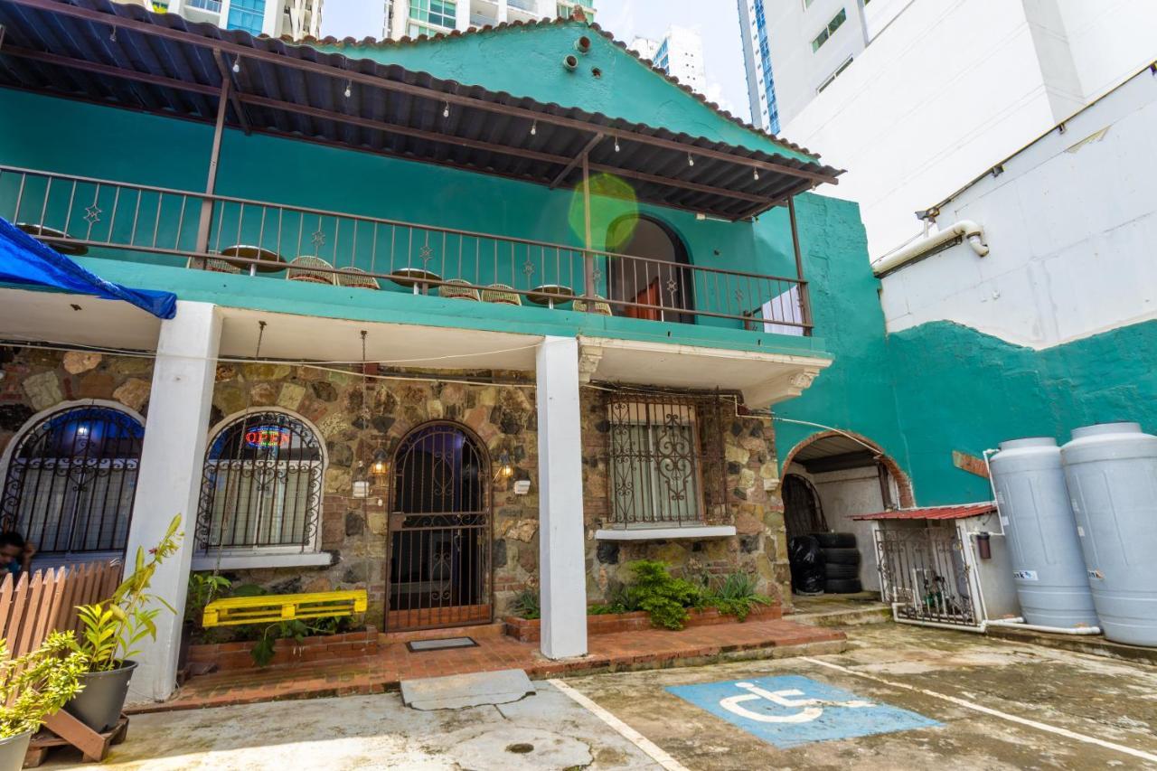 Hostel The Pod 33 Panama City Exterior photo