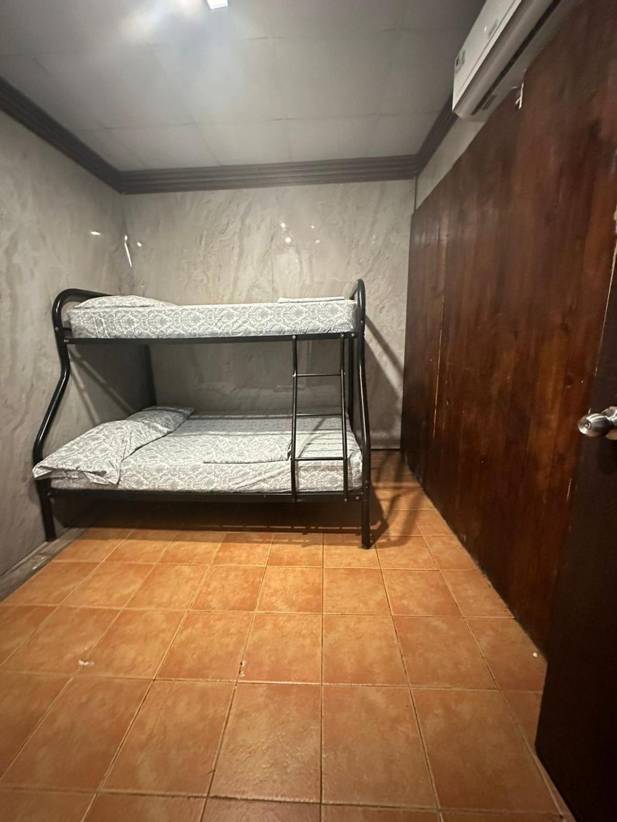 Hostel The Pod 33 Panama City Exterior photo